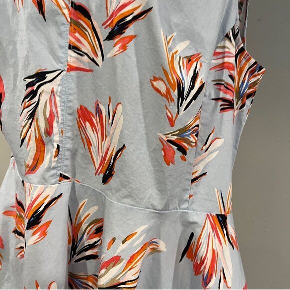 Lane Bryant Floral Asymmetrical v-neck sleeveless plus size top size 18 - Picture 3 of 13